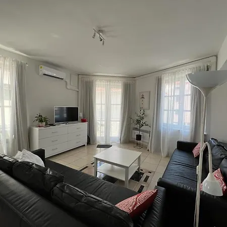 Διαμέρισμα Bella Upscale - Premium Center & Free Private Parking Σίμπενικ