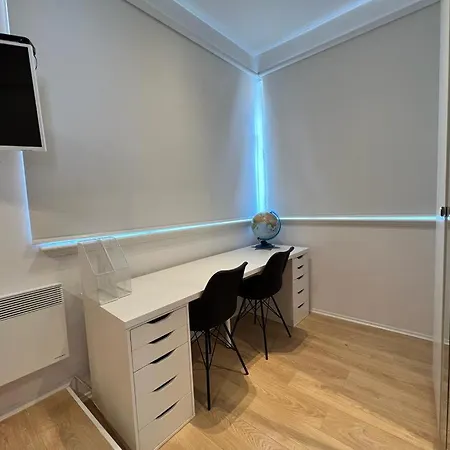 Elegant Apartment Sibenik Center With Balcony & Private Parking شقة *