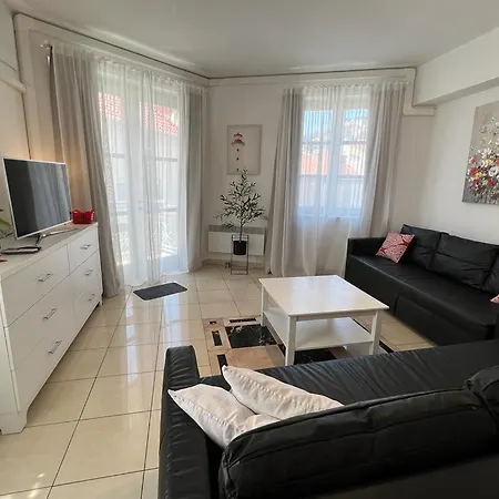 Elegant Apartment Sibenik Center With Balcony & Private Parking شقة *