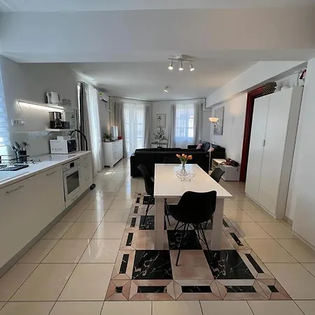 Διαμέρισμα Bella Upscale - Premium Center & Free Private Parking *