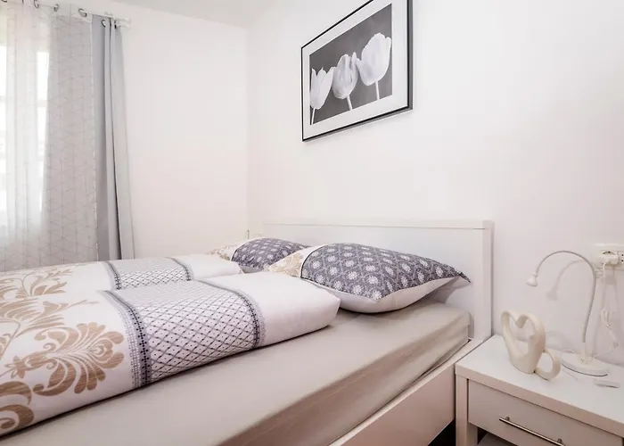 Bella Upscale - Premium Center & Free Private Parking