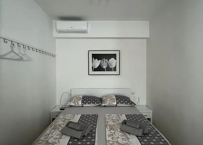 Bella Upscale - Premium Center & Free Private Parking Szybenik