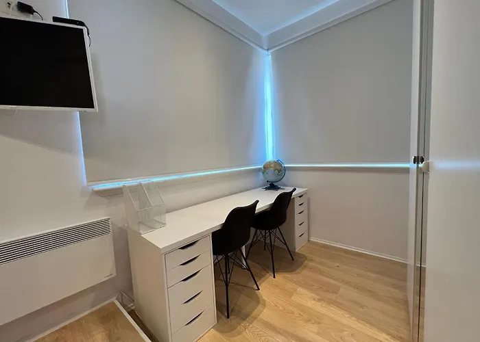 Bella Upscale - Premium Center & Free Private Parking Apartament *