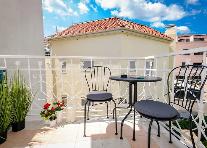 Bella Upscale - Premium Center & Free Private Parking * Szybenik