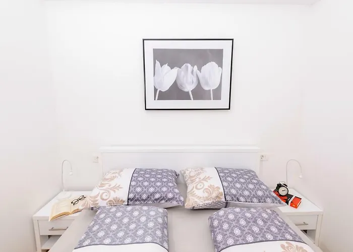 Bella Upscale - Premium Center & Free Private Parking *